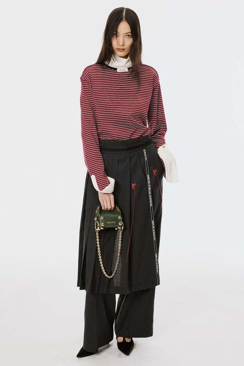 001-PLEATEDAPRON-M26U6OJ016-BLACK_684x1024.jpg