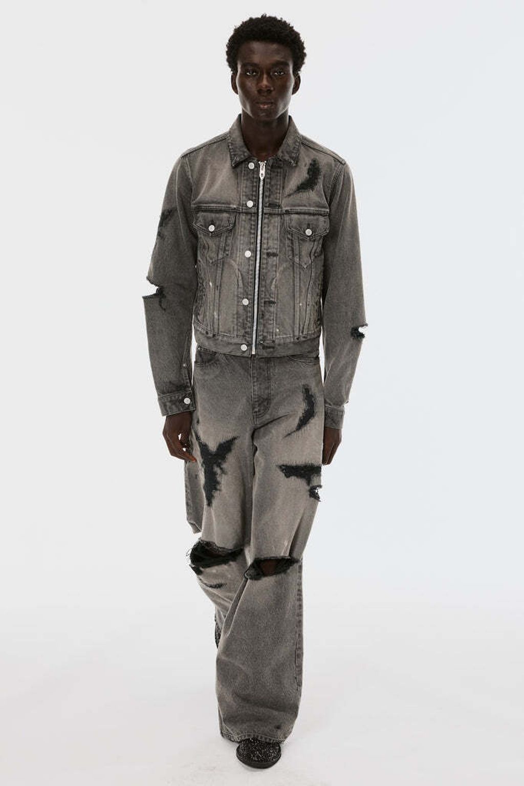 001-MBBAGGYJEANSANGELDAMAGE-B26U6PL003-BLACK_684x1024.jpg