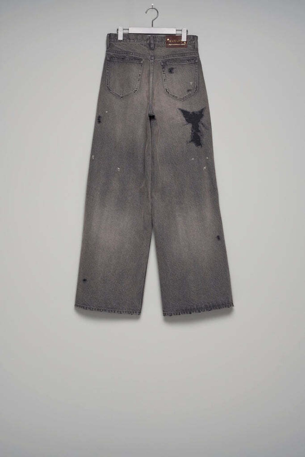006-MBBAGGYJEANSANGELDAMAGE-B26U6PL003-BLACK_683x1024.jpg