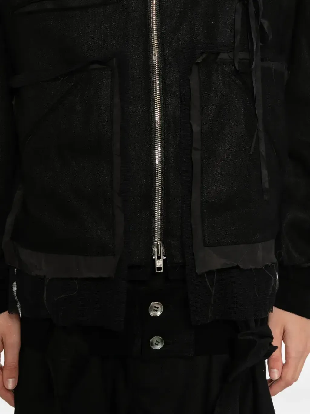 36169940_68103703_1000