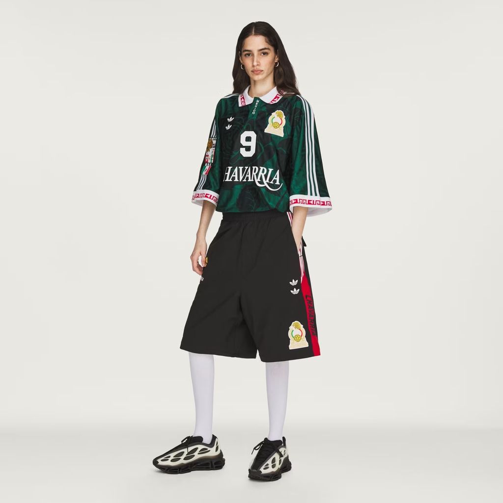 Chavarria_CDM_Woven_Track_Pant_Black_KU7798_25_outfit
