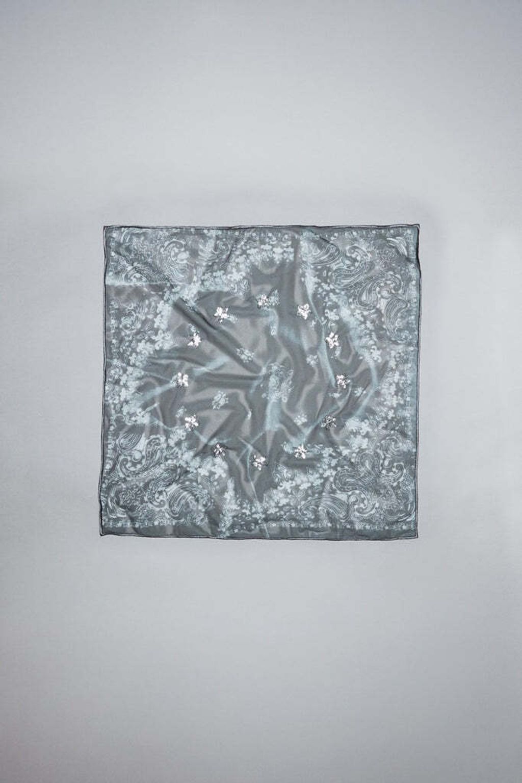 th_002-GHOSTPAISLEYSCARF-M25F9OJ003-BLACK_684x1024.jpg