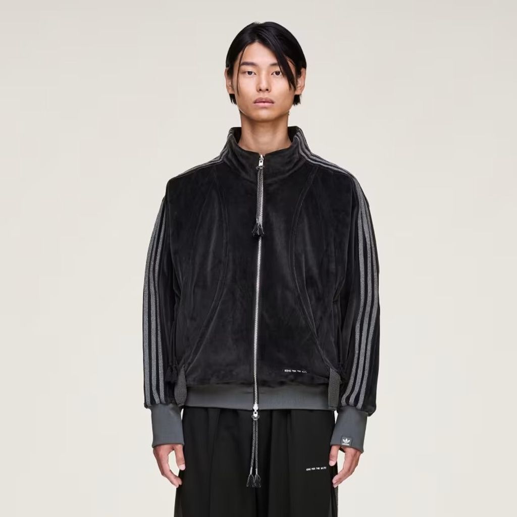 SONG_FOR_THE_MUTE_ADI006_TRACK_TOP_Black_KC0317_21_model