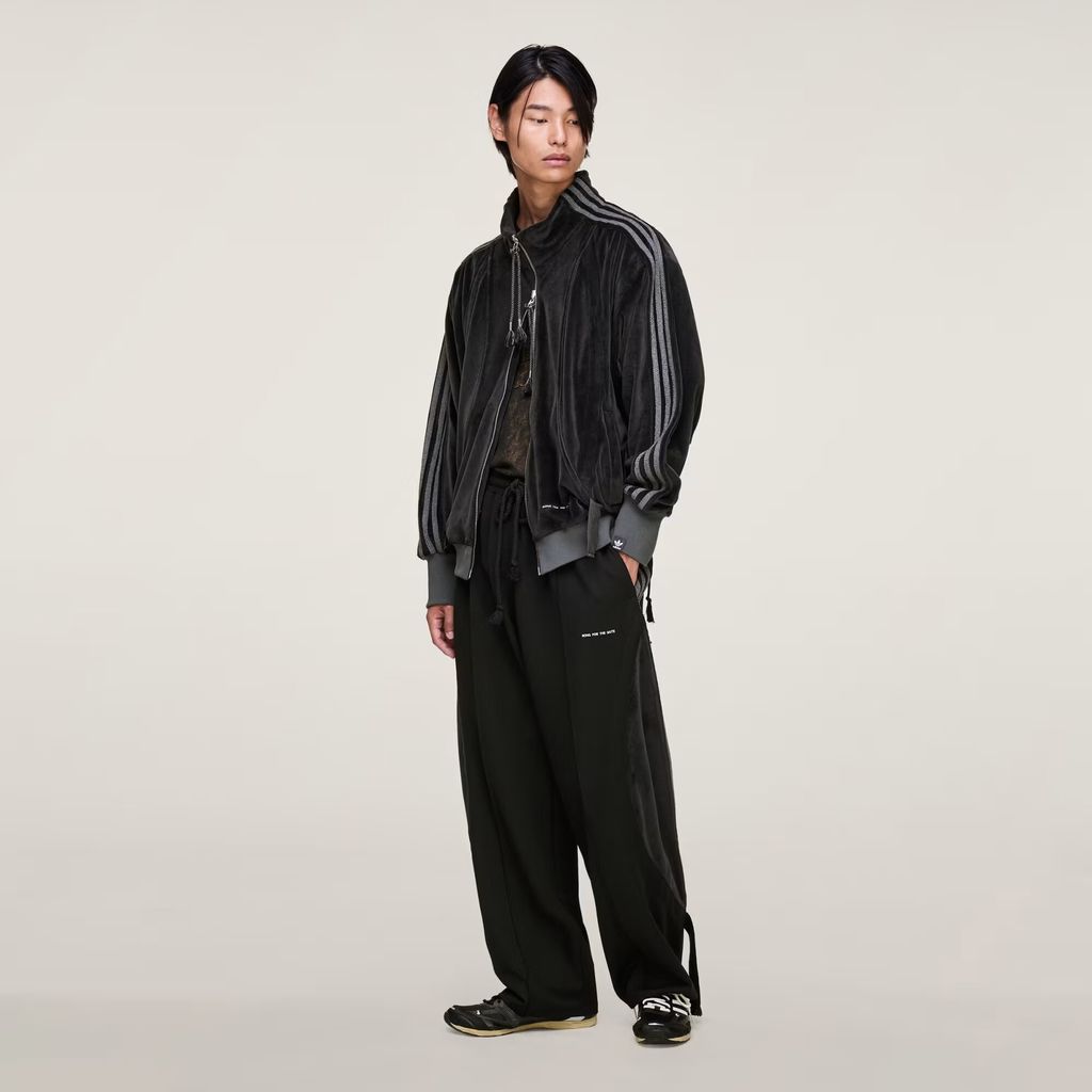 SONG_FOR_THE_MUTE_ADI006_TRACK_TOP_Black_KC0317_25_model