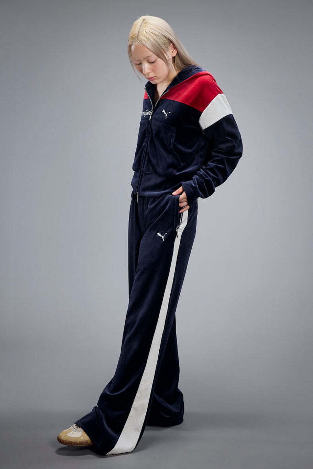 006-PUMAxMASUT7SHORTTRACKHOODIE-636086-DARKNAVY_684x1024.jpg