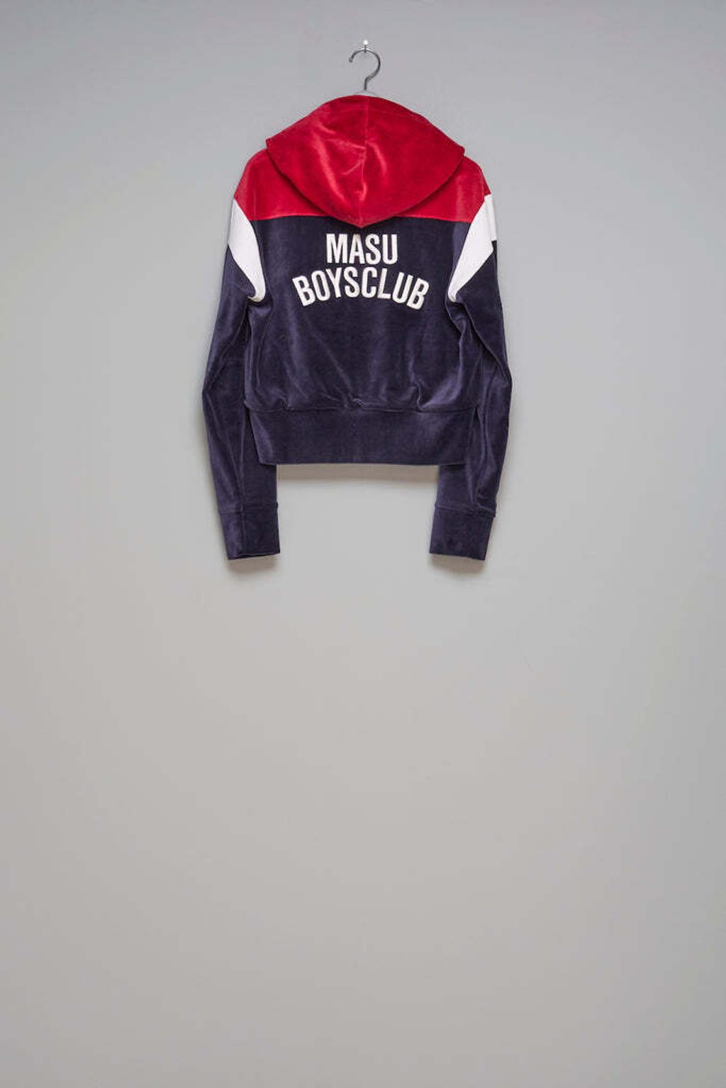 018-PUMAxMASUT7SHORTTRACKHOODIE-636086-DARKNAVY_684x1024.jpg