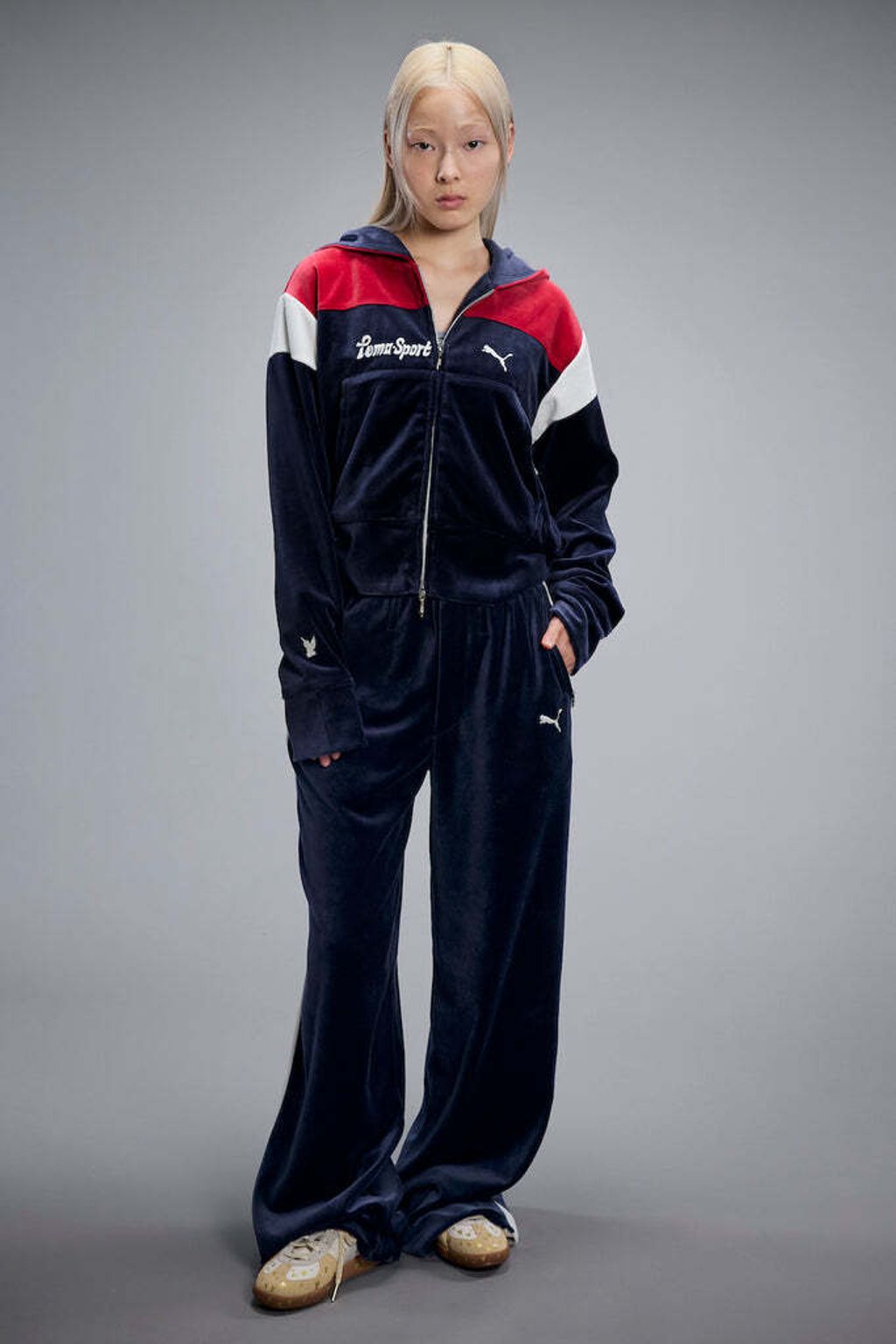 005-PUMAxMASUT7SHORTTRACKHOODIE-636086-DARKNAVY_684x1024.jpg