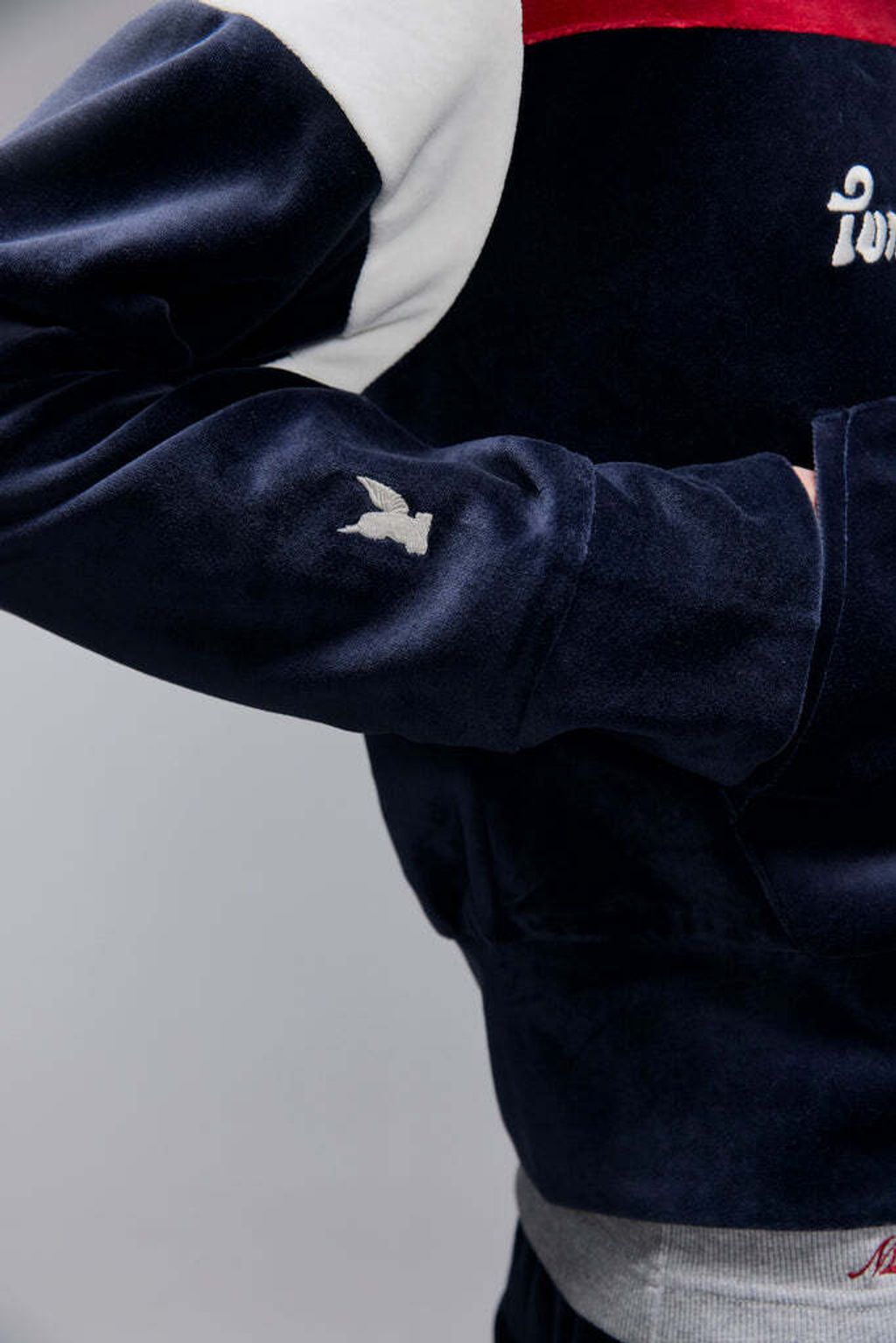 015-PUMAxMASUT7SHORTTRACKHOODIE-636086-DARKNAVY_684x1024.jpg