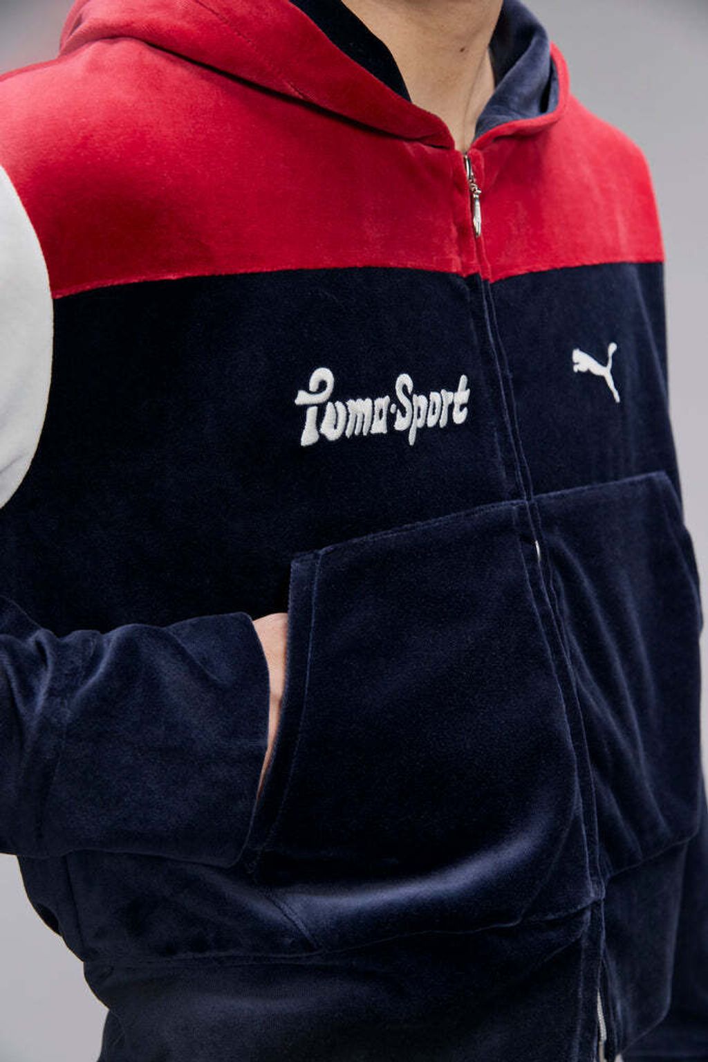 013-PUMAxMASUT7SHORTTRACKHOODIE-636086-DARKNAVY_684x1024.jpg