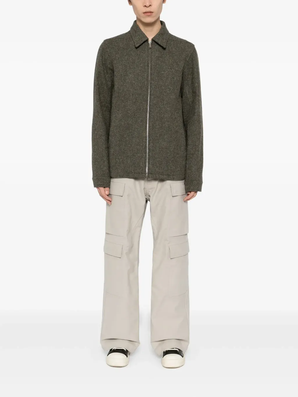 32335270_62670292_2048