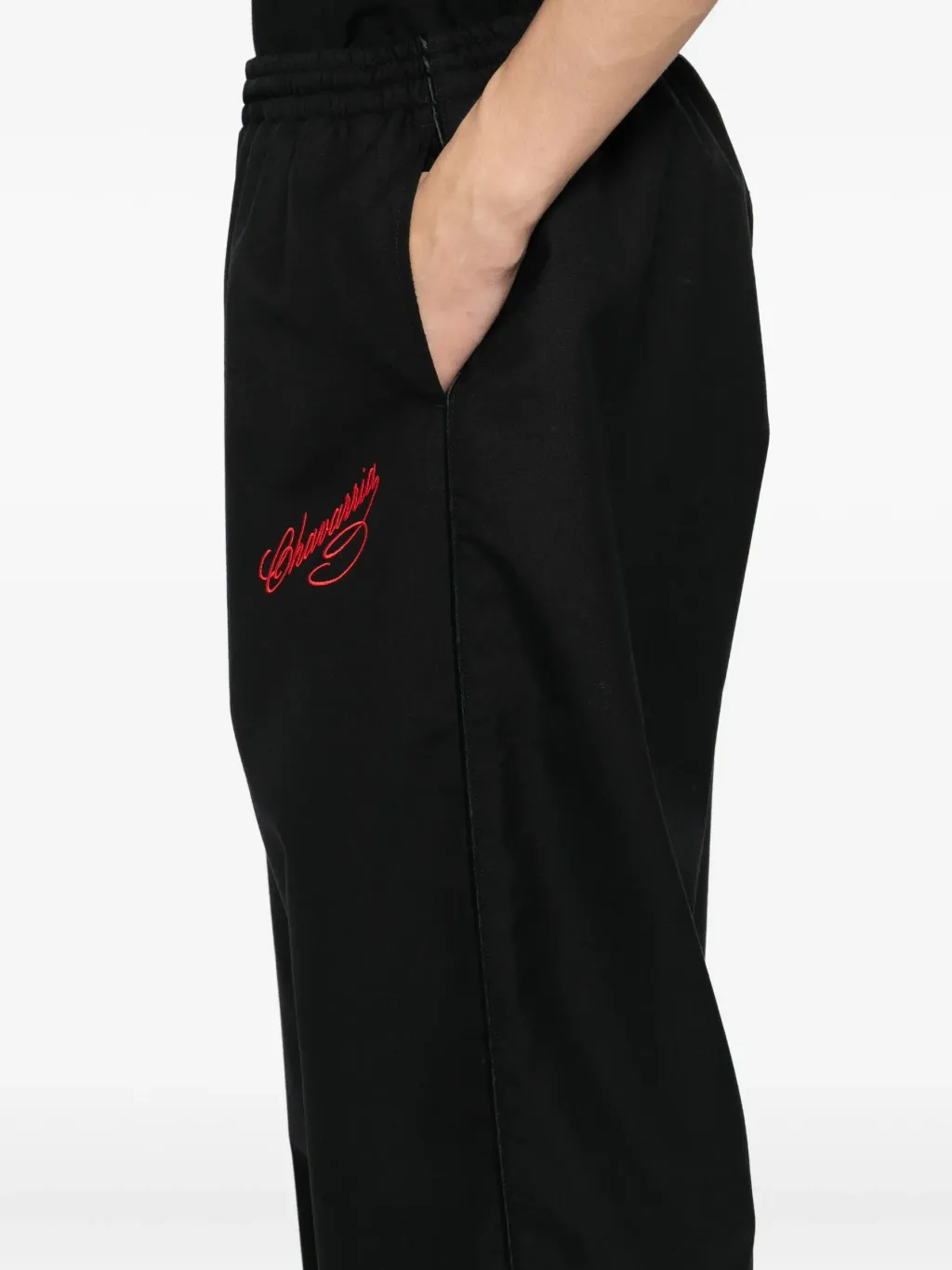 32154956_62220836_2048