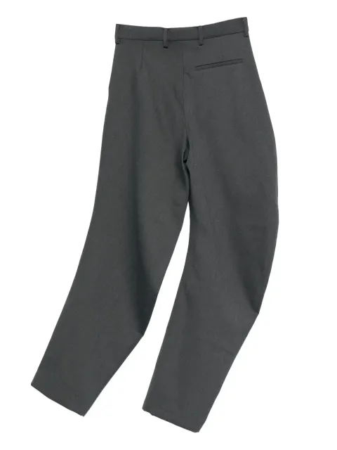 31229890_61634394_2048