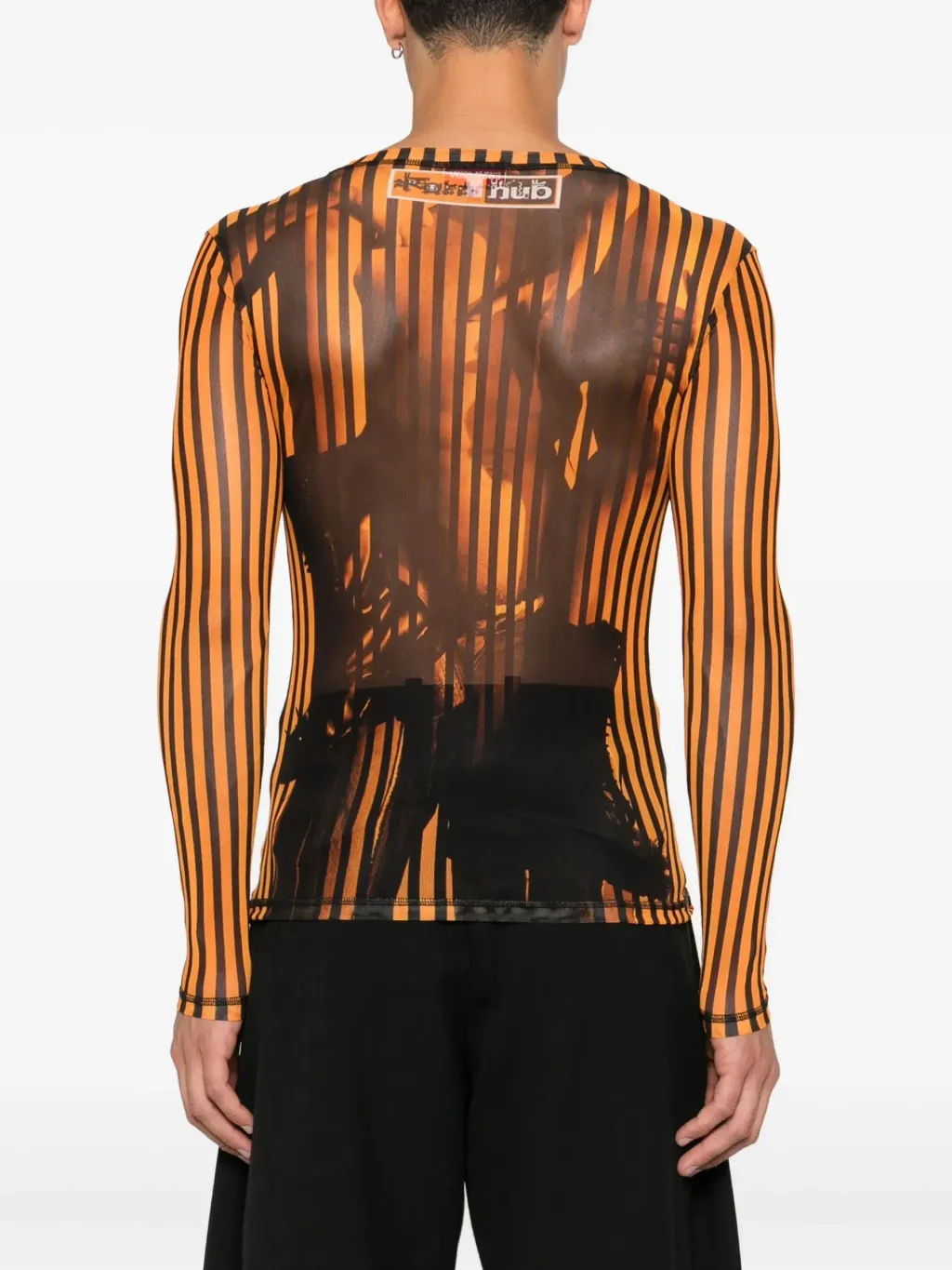 31867663_62481010_2048