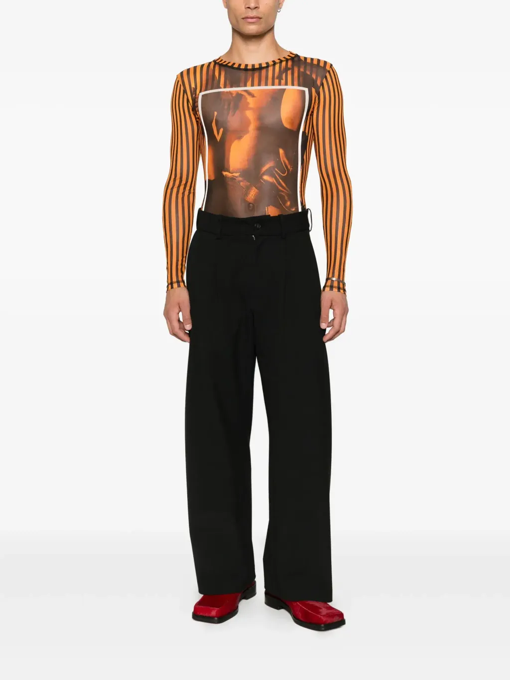 31867663_62481050_2048