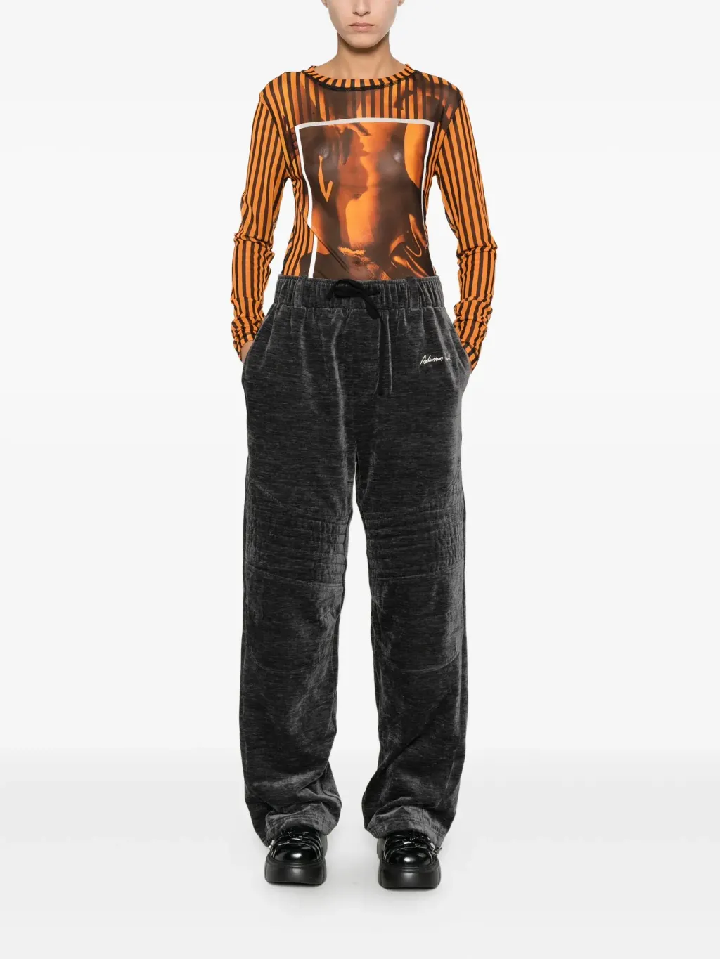 31867663_62481093_2048