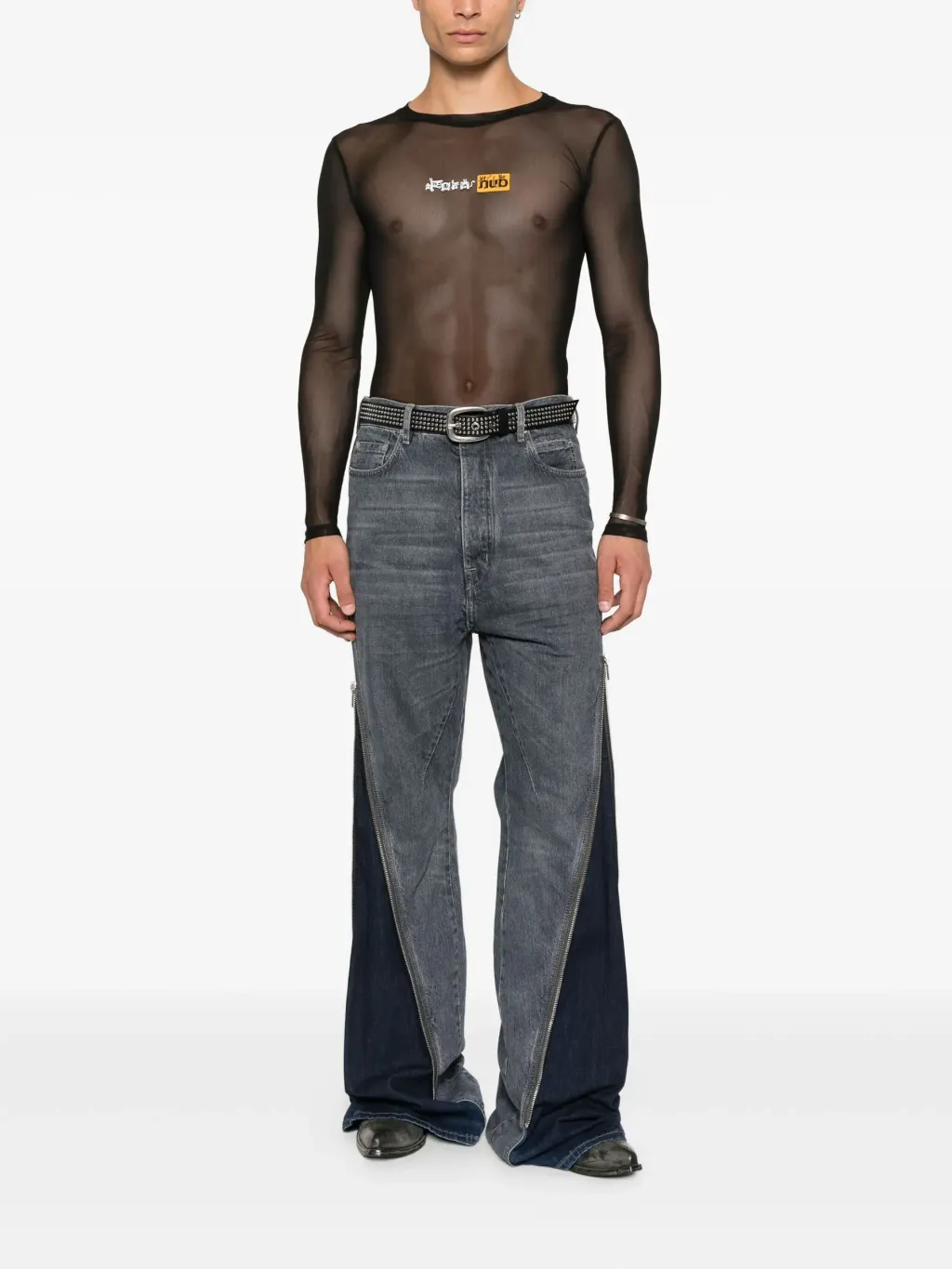 31866524_62481813_2048