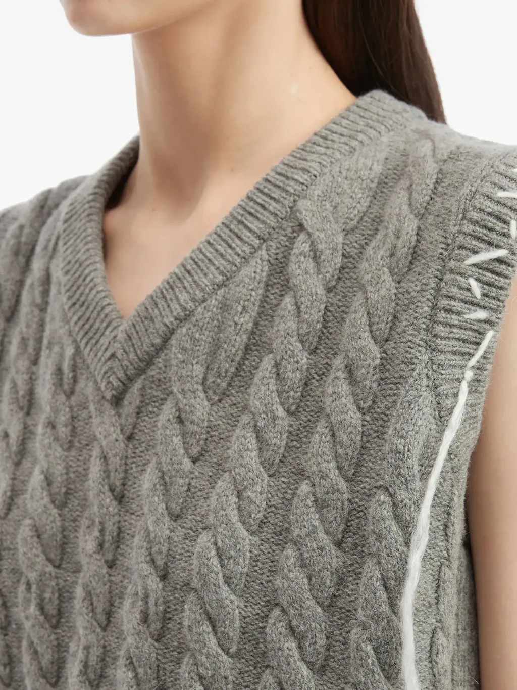 32268541_62450974_2048