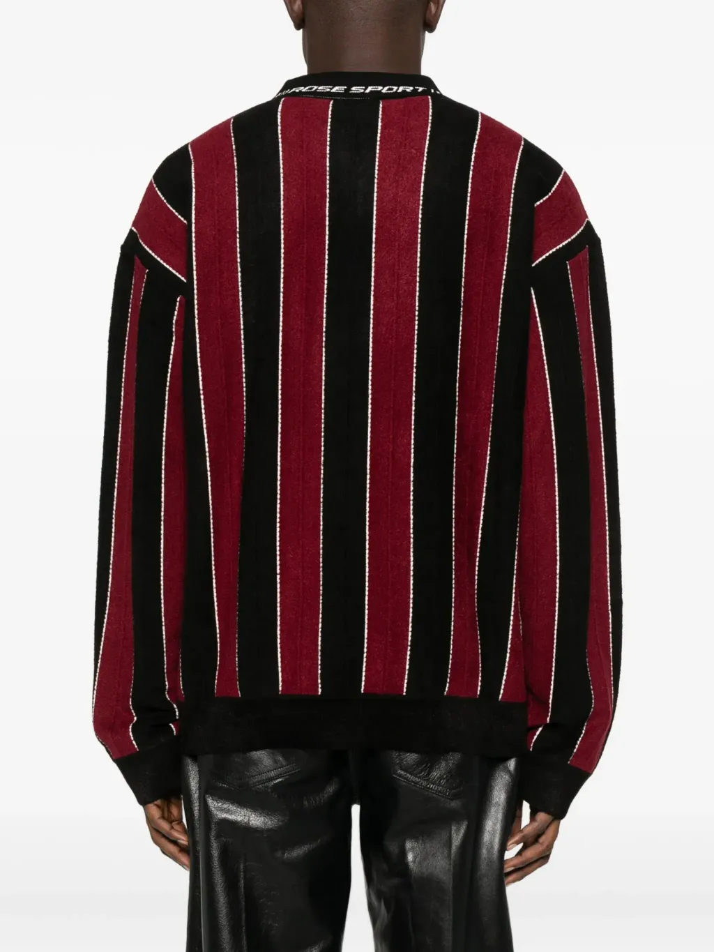 31940215_61745567_2048