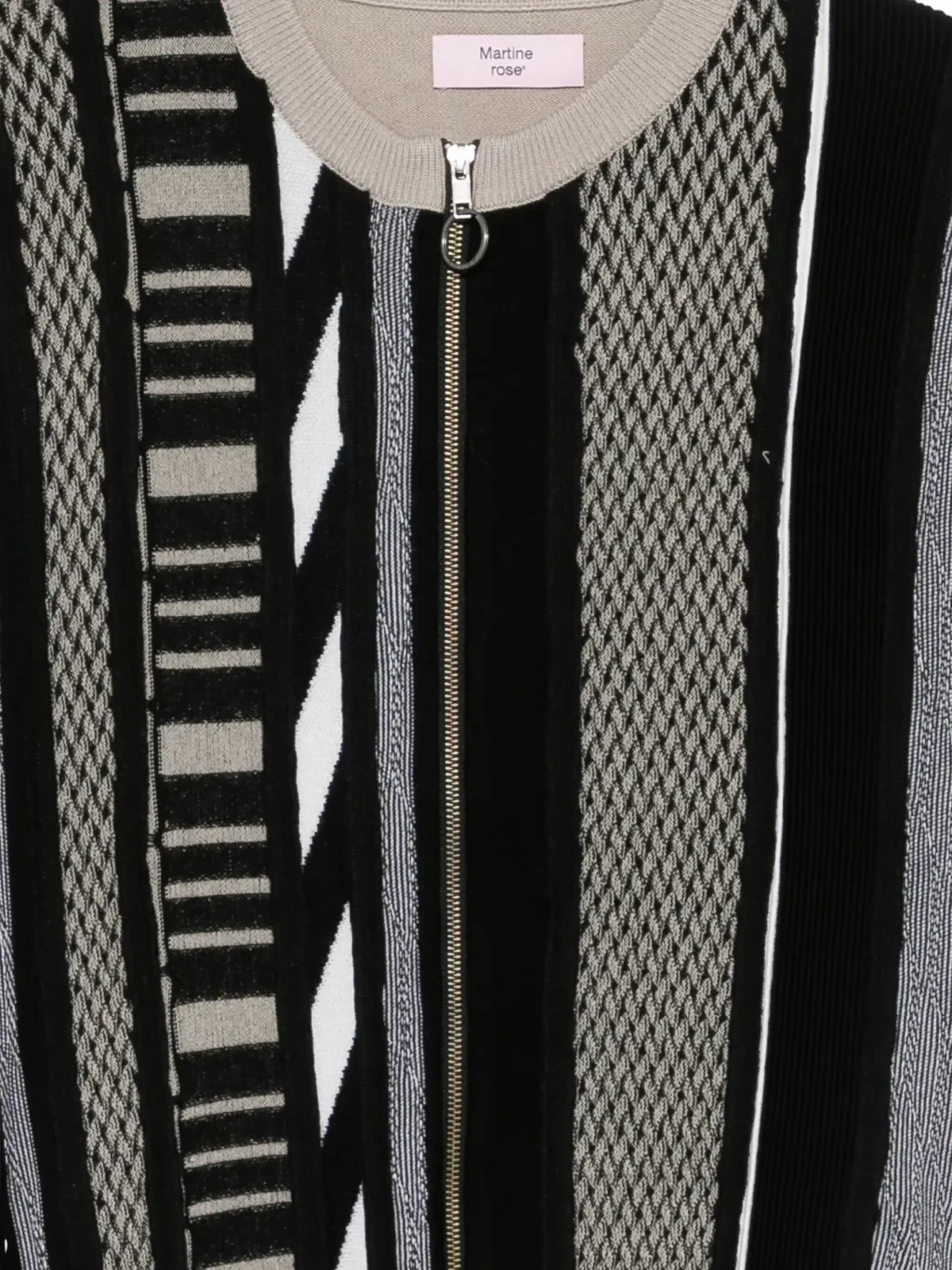 31938014_62179408_2048