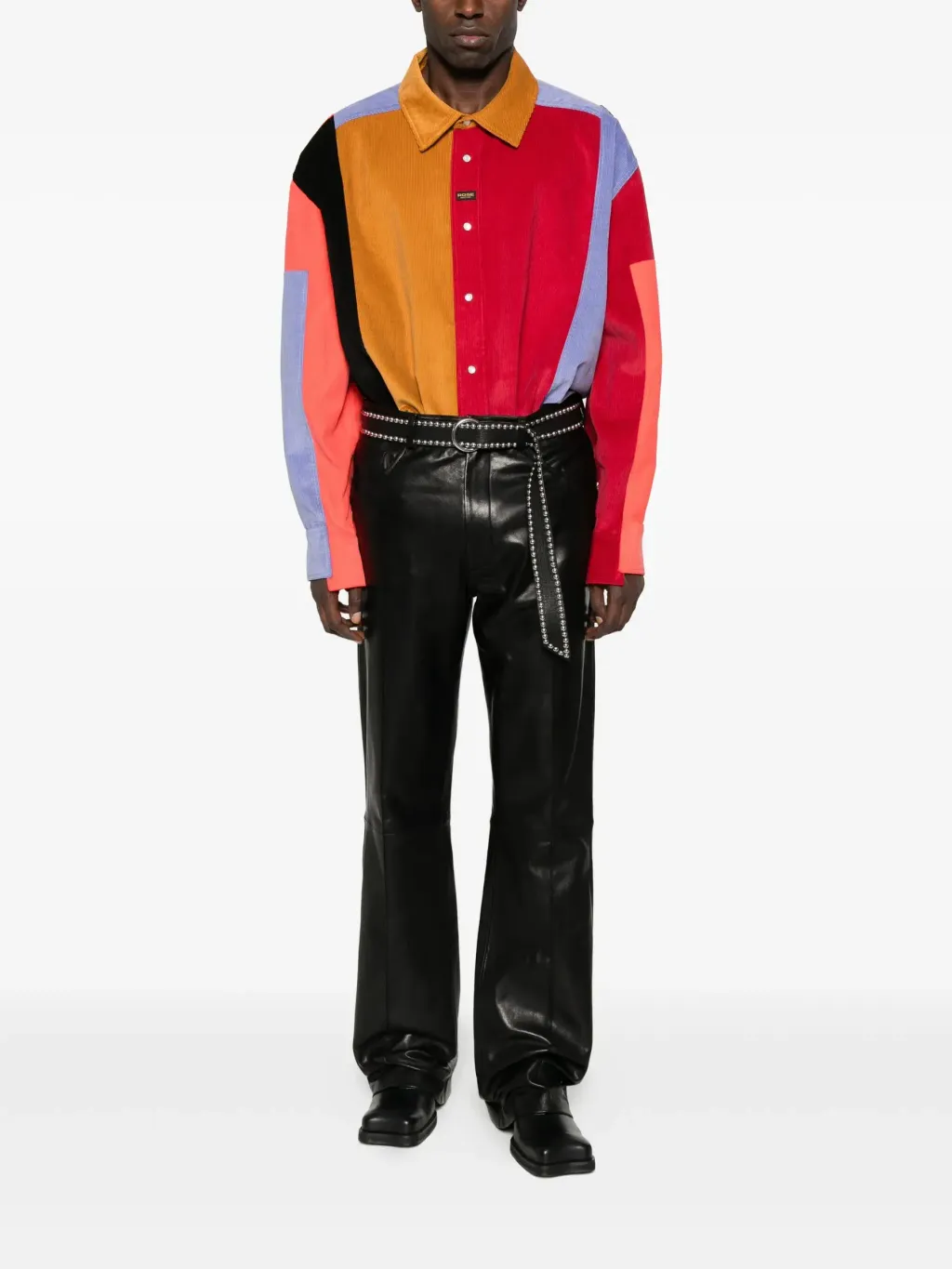 31866448_61667370_2048