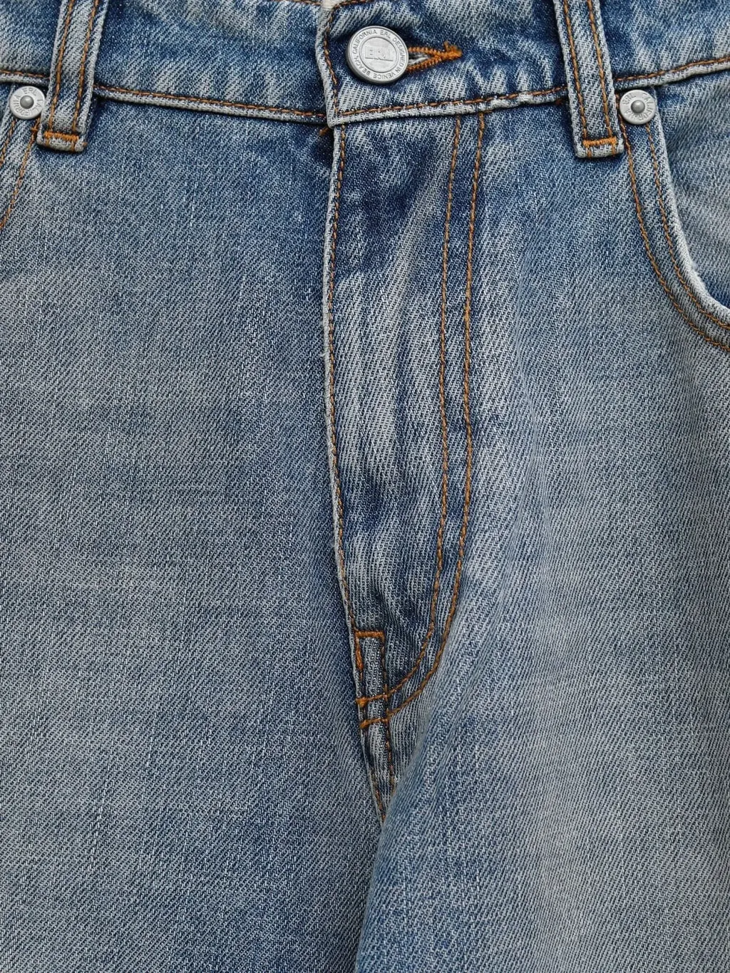 31913719_61491525_2048