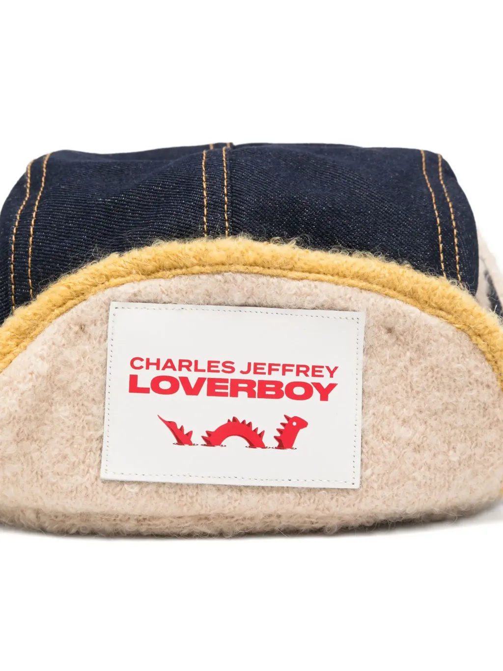 32027662_61947096_2048