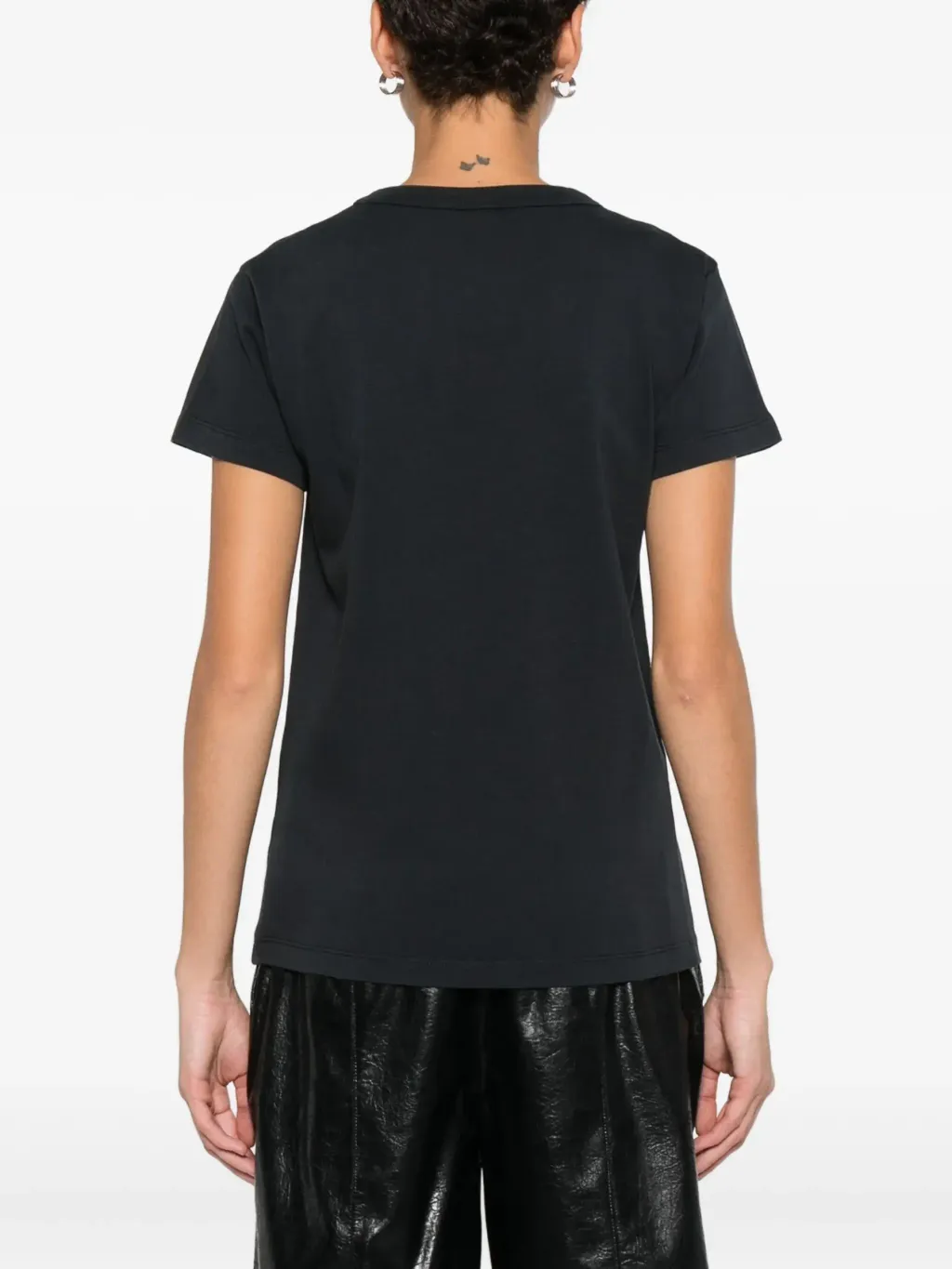 32126593_62494260_2048