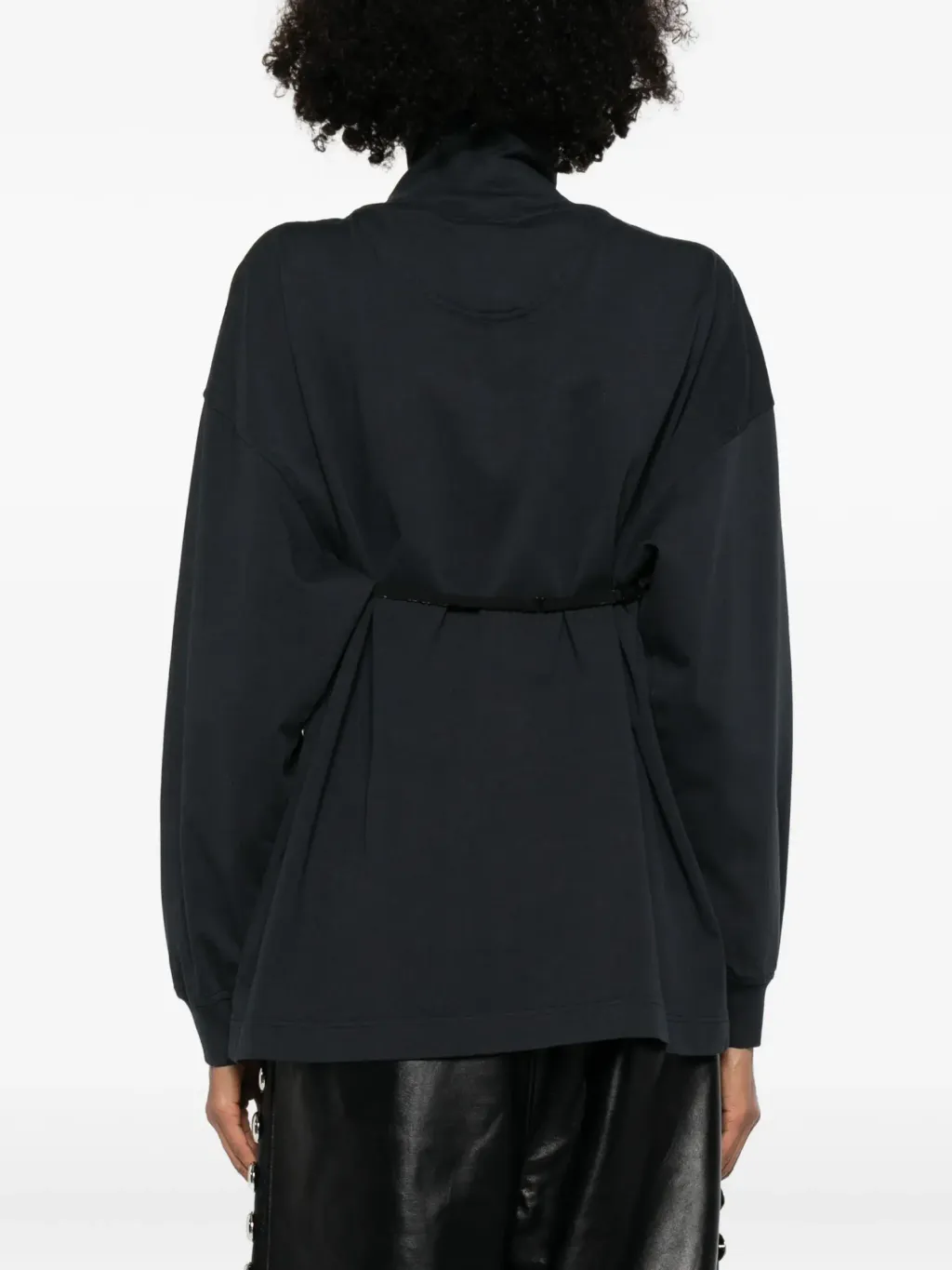 31932144_62102642_2048