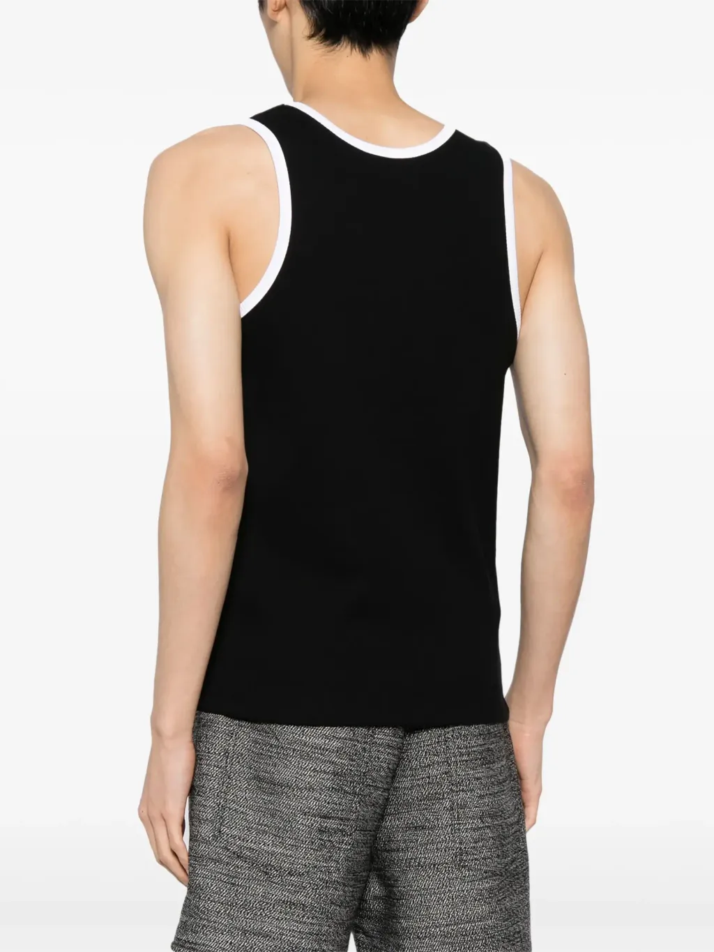 24443638_54796946_2048