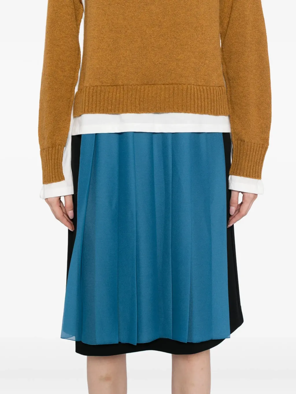 31680093_61449974_2048