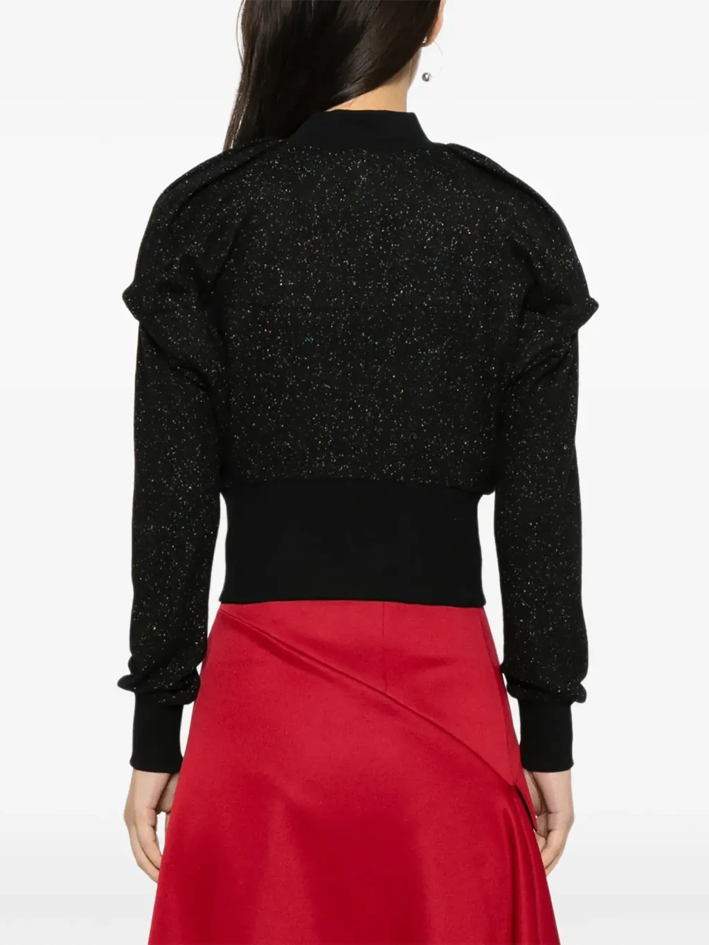 32931206_63402422_2048