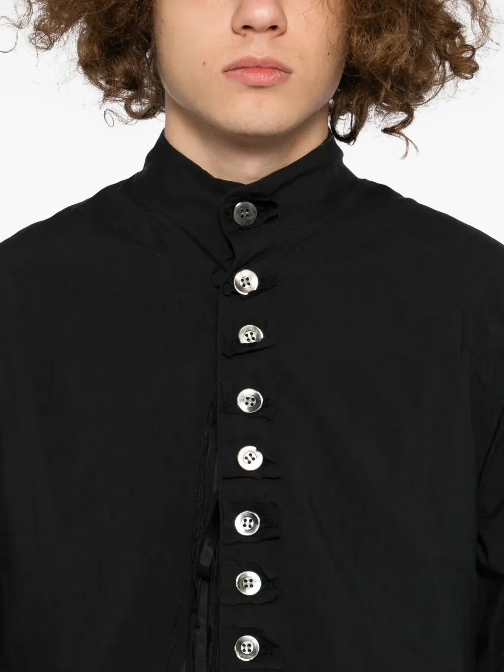 32932039_63398927_2048