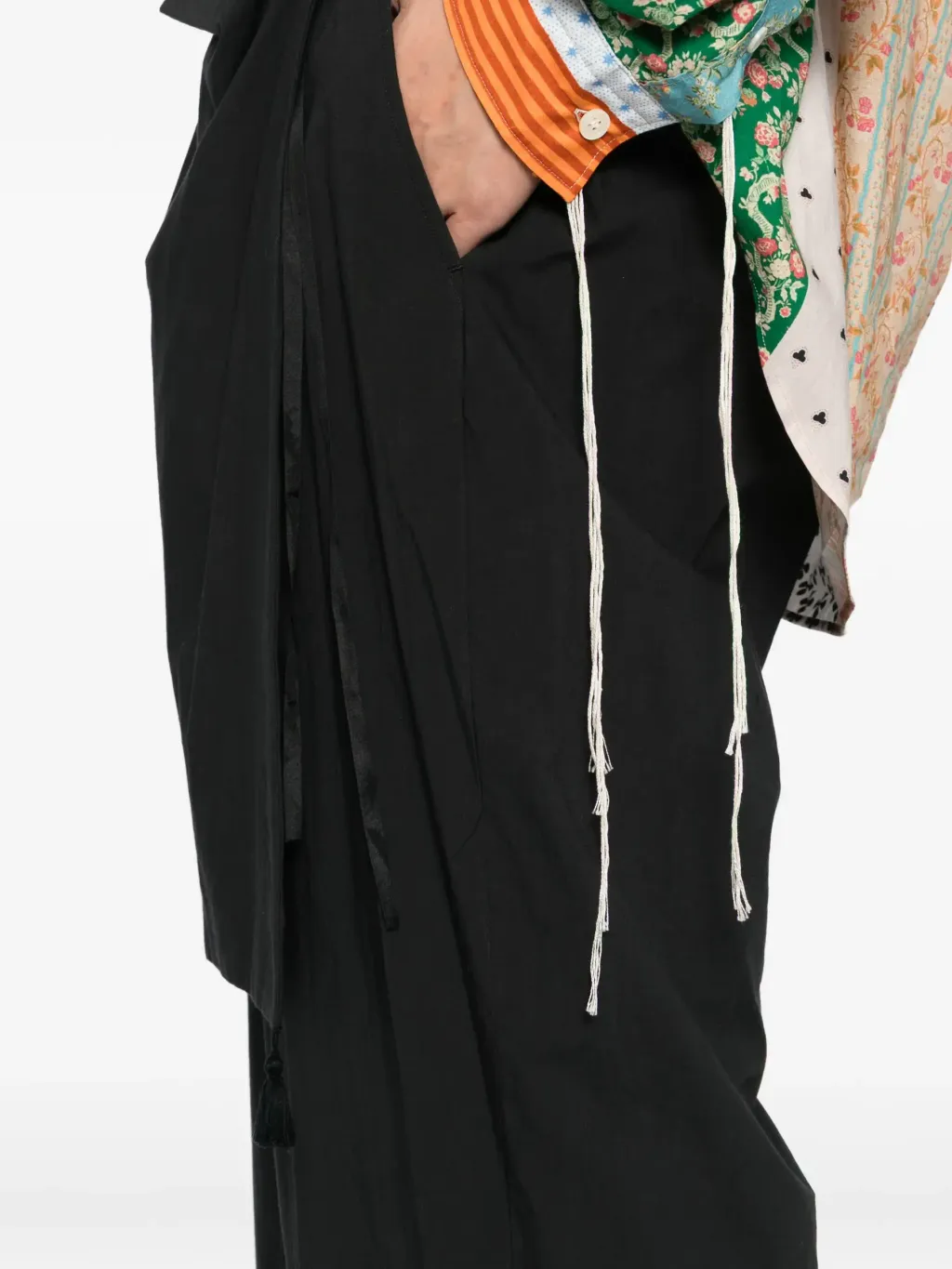 32631249_63482609_2048