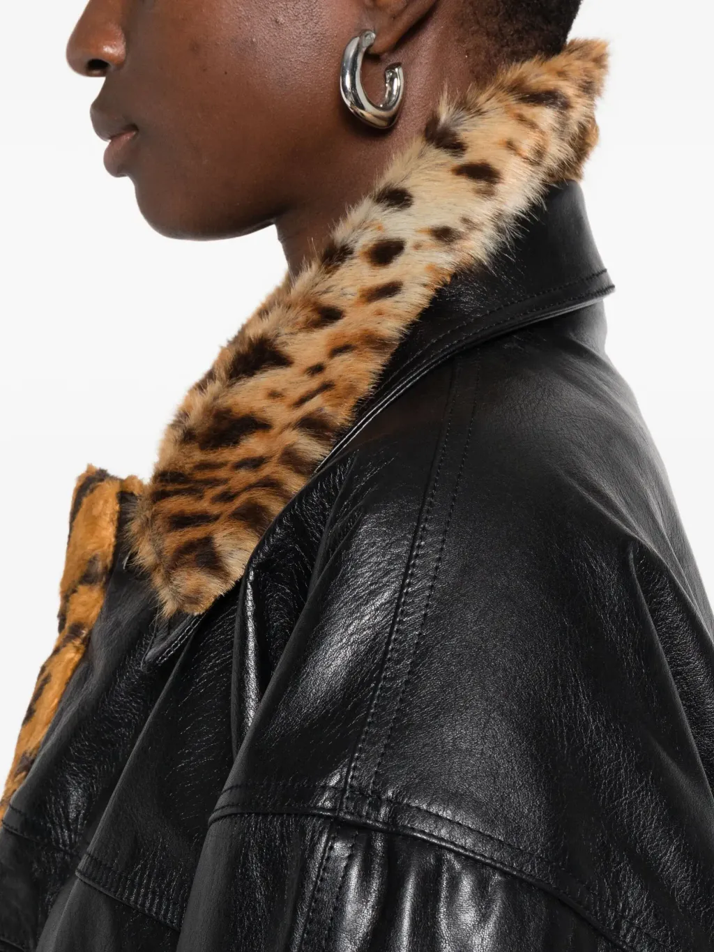 31867648_62207378_2048