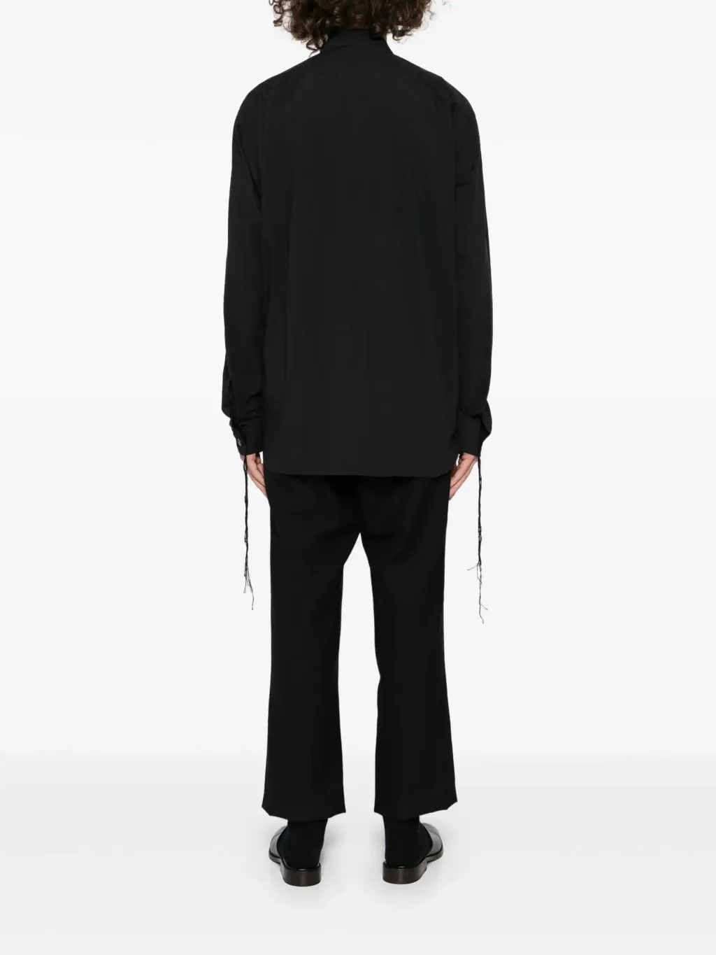 32931209_63402746_2048