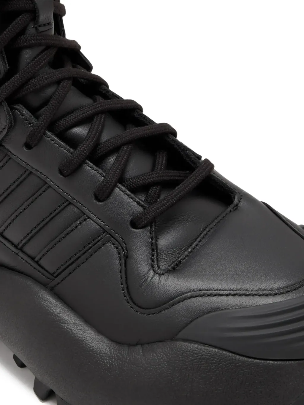 30970761_63265252_2048