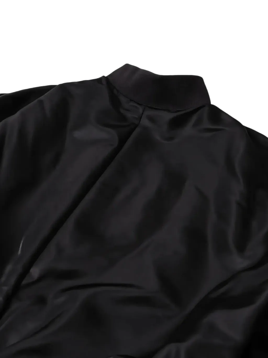 33244689_63822781_2048