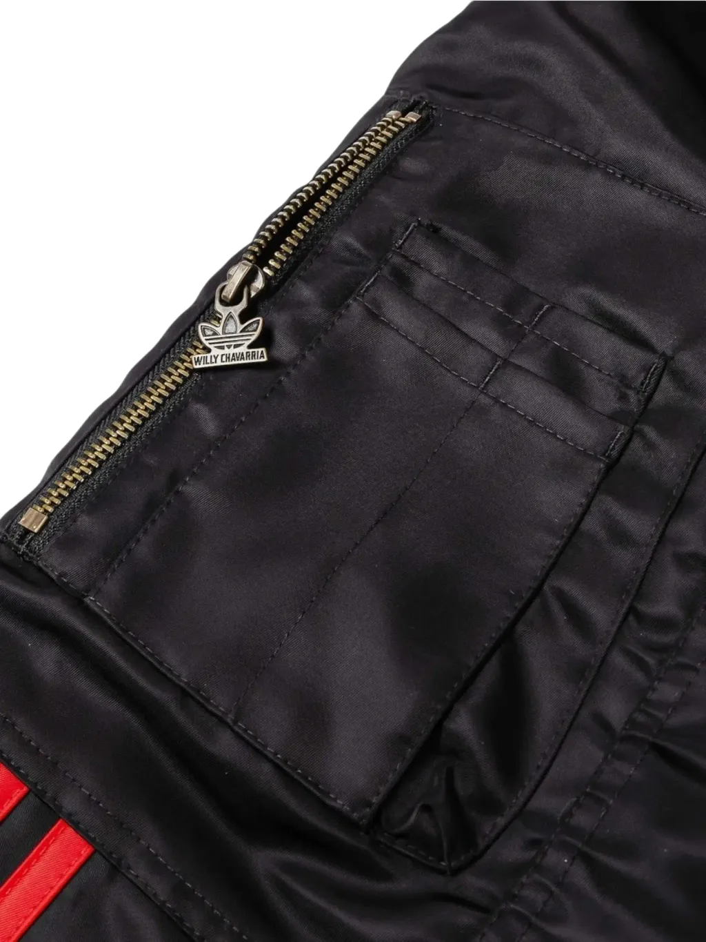 33244689_63816889_2048