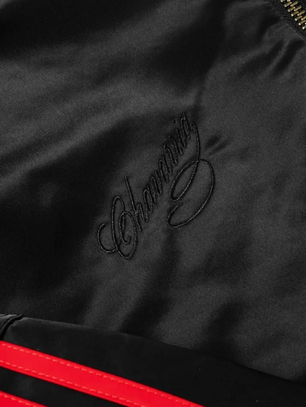 33244689_63830086_2048