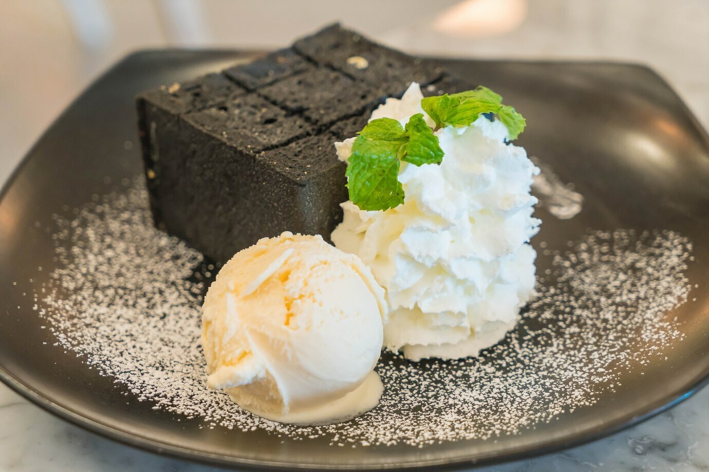 charcoal-toast-with-ice-cream_1339-5222