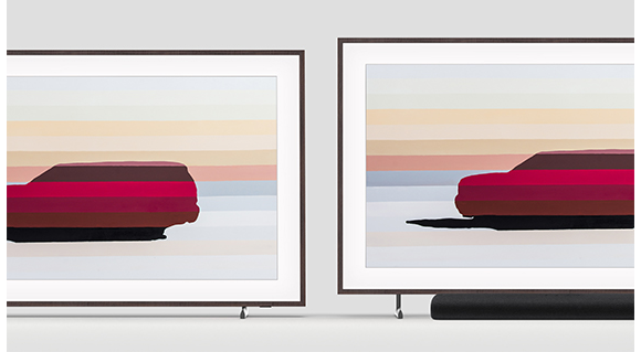 The Frame shows artwork and is using Height Adjustable Stand, illustrating its vertical height adjustability feature
which allows it to fit a soundbar underneath The Frame's screen.