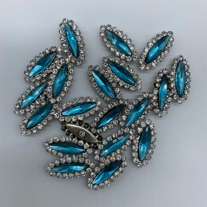 2 Royal Clear Navette 4x15 20pcs RM16.jpg