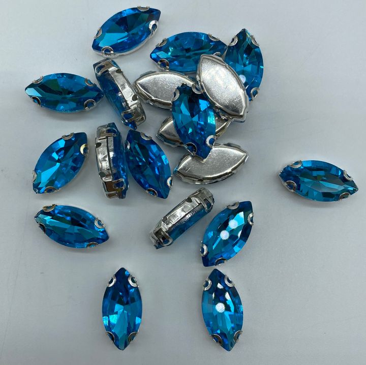 4 Clear Navette Color 9x18 20pcs RM17.jpg