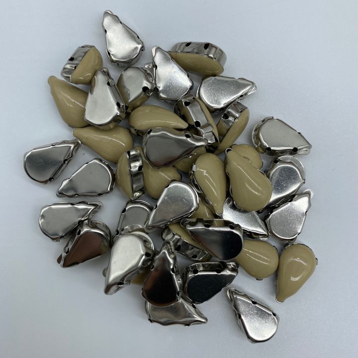 12 Milky Teardrop 8x13 40pcs RM8.jpg