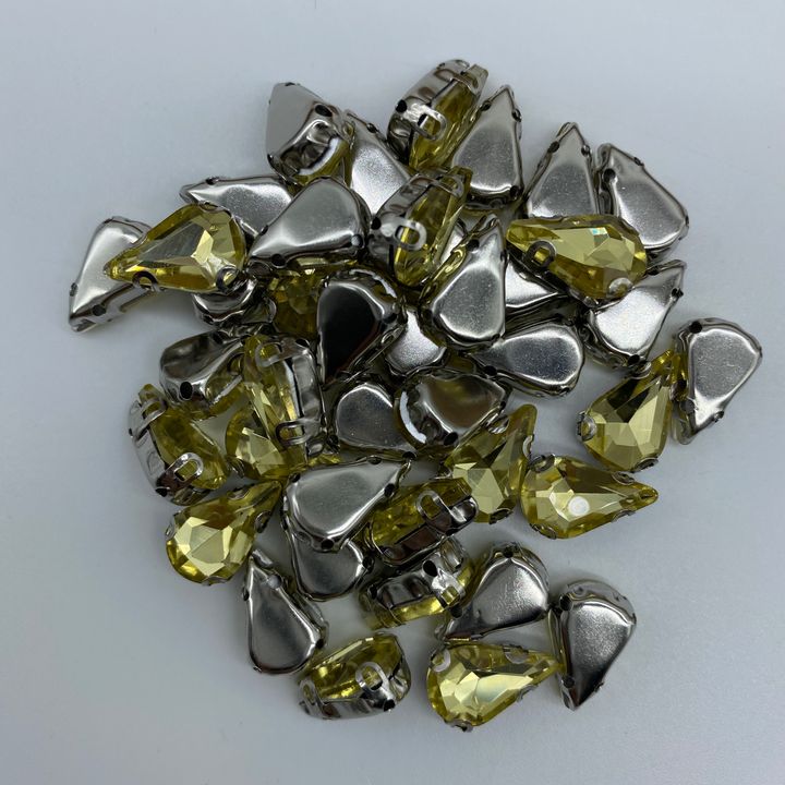 18 Clear Teardrop Color 8x13 40pcs RM13.jpg