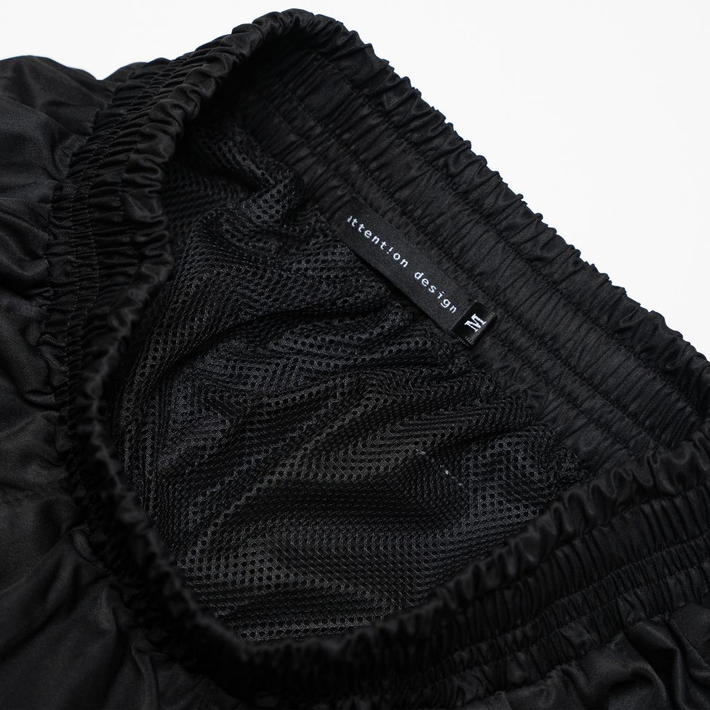 black pant 04-1702958287275