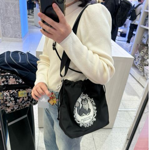 tw-11134207-820le-mny00w8tc4qsce