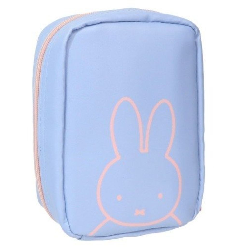 09a6592776e9bede61ba15823c72873d