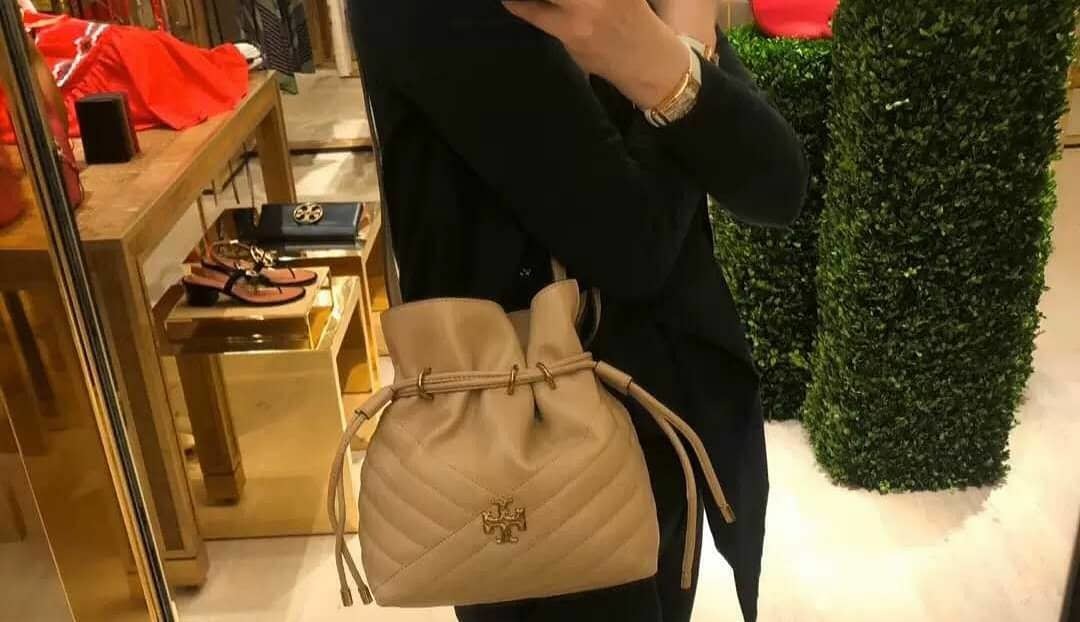 tory burch kira chevron mini bucket bag