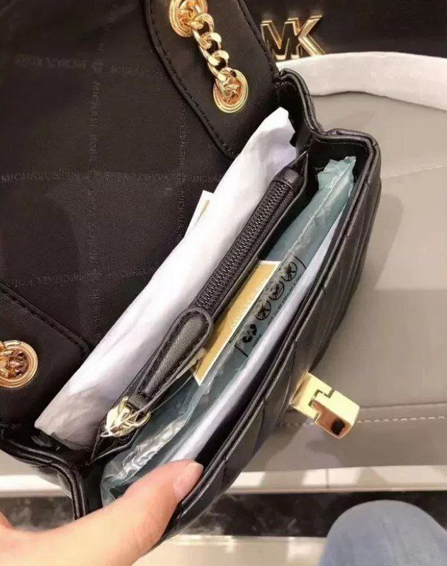 MICHAEL KORS ROSE SMALL FLAP SHOULDER 